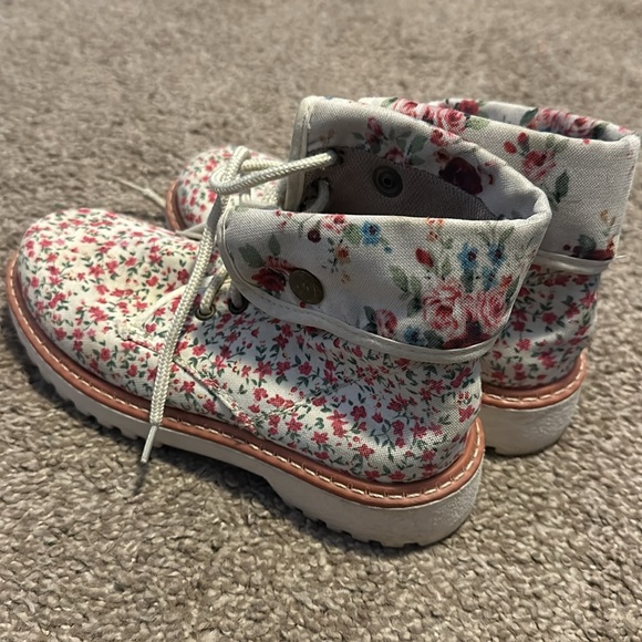 Floral ankle combat boots - Picture 5 of 8